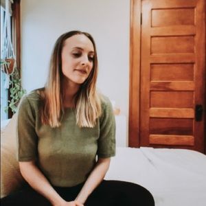 moss green short sleeve sweater